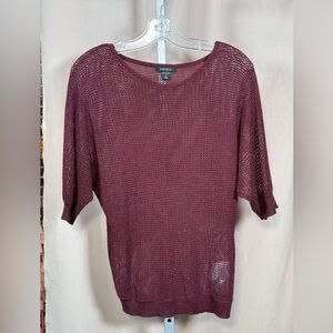 AMISU Maroon Metallic Thread Short Sleeve Mesh Like Knit Size M
